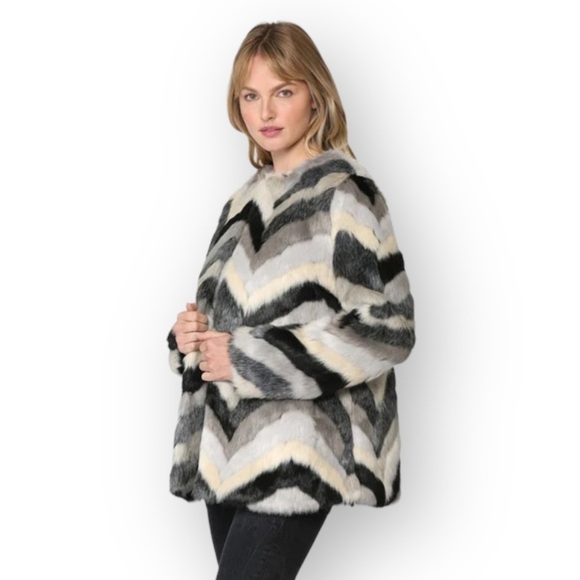 Charlie’s Grey Cream White Tonal Chevron Faux Rabbit Fur Winter Coat - Picture 10 of 10